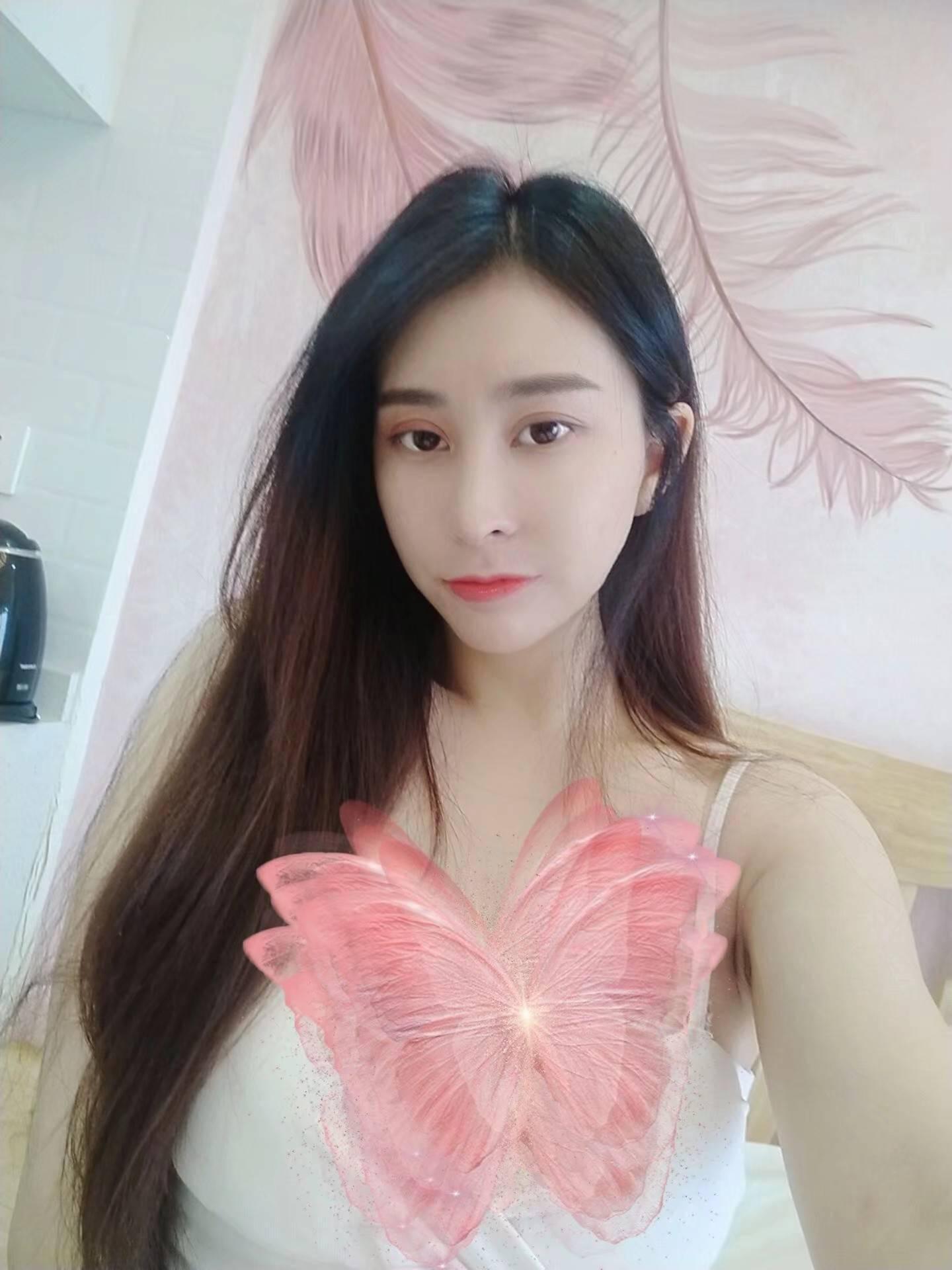 高颜值粉红女郎-白雪