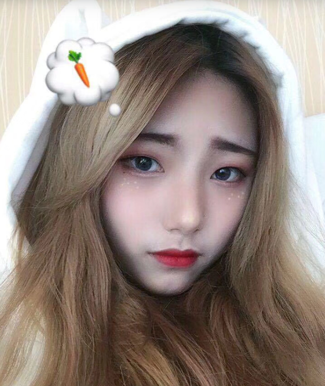 刚下水的170的妹子。。粉嫩的爆。。性价比高