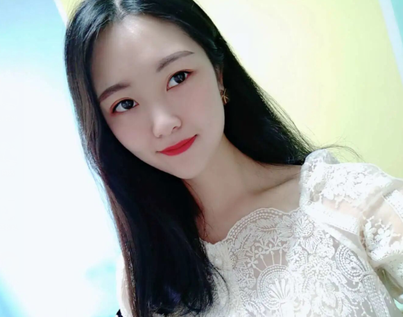 实在兼职良家，粉粉嫩嫩，大波水多下面紧